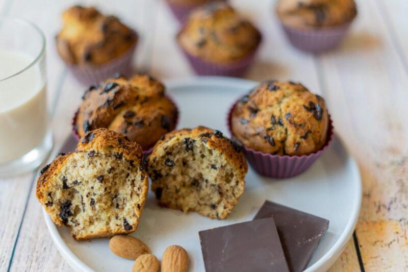 Muffin con cioccolato in friggitrice ad aria