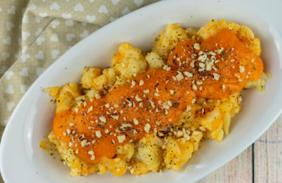 Cavolfiore con besciamella di carote e granella di mandorle